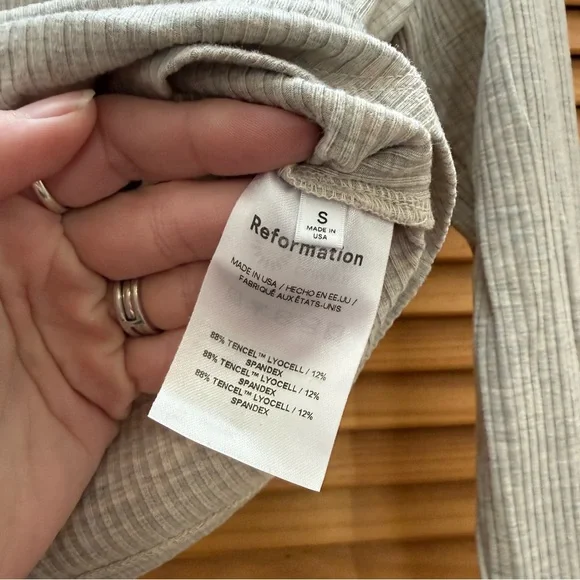 Reformation Light Gray Ribbed Button-Down Shirt size small - Picture 4 of 6